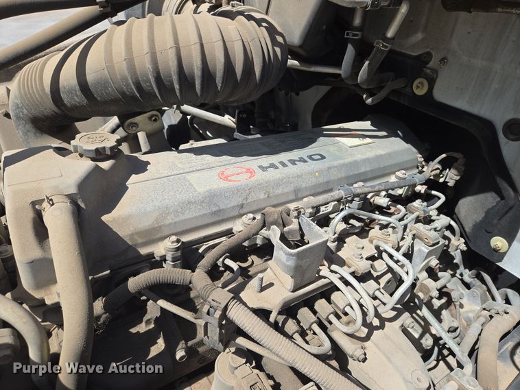 image for item EN8830 2007 Hino 268 box truck