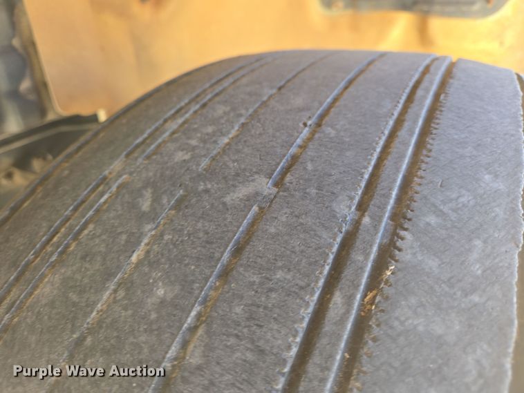 image for item EN8830 2007 Hino 268 box truck