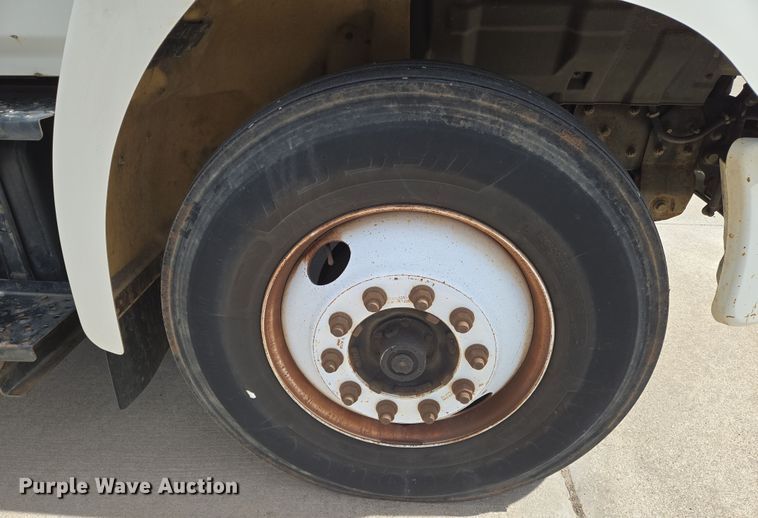 image for item EN8830 2007 Hino 268 box truck