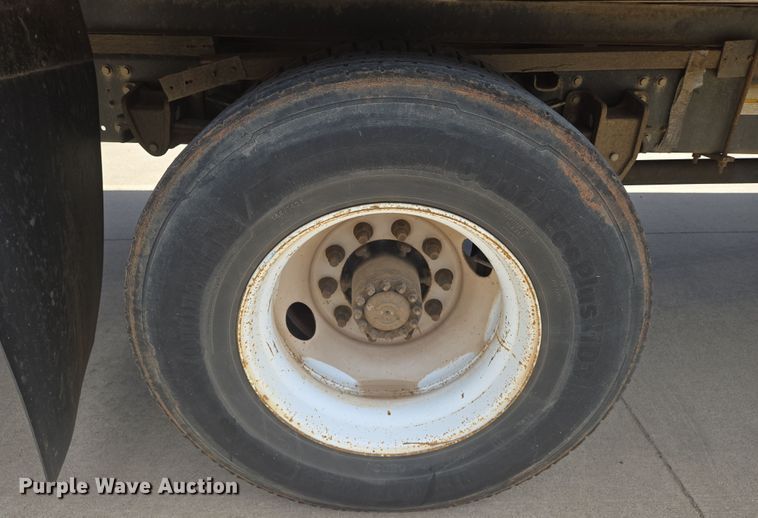 image for item EN8830 2007 Hino 268 box truck