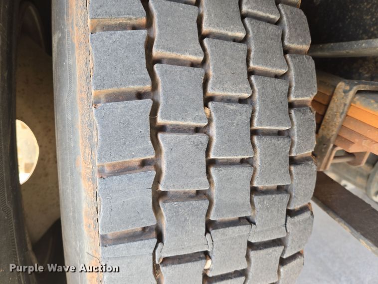 image for item EN8830 2007 Hino 268 box truck