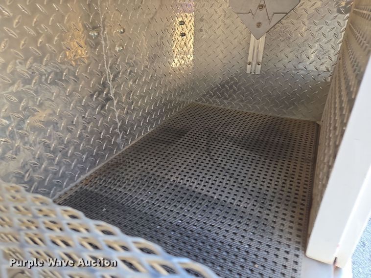 image for item EN8888 2006 Ford E450 Super Duty ambulance