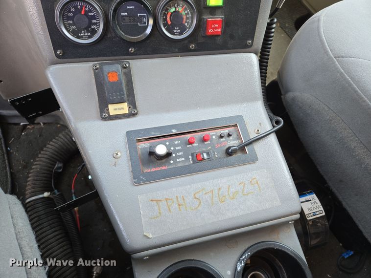 image for item EN8888 2006 Ford E450 Super Duty ambulance