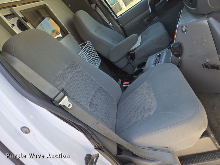 image for item EN8888 2006 Ford E450 Super Duty ambulance