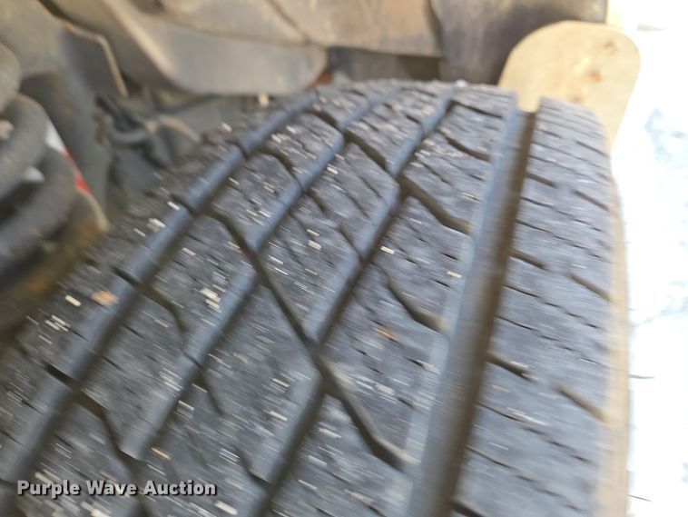 image for item EN8888 2006 Ford E450 Super Duty ambulance