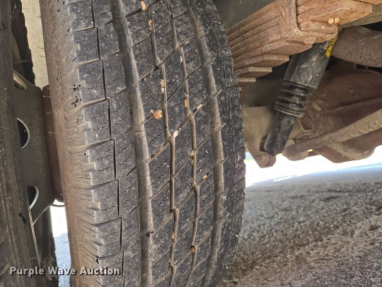 image for item EN8888 2006 Ford E450 Super Duty ambulance