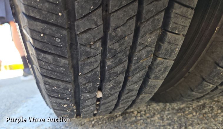 image for item EN8888 2006 Ford E450 Super Duty ambulance