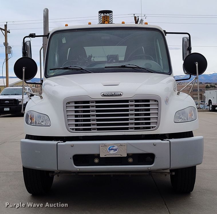 image for item EO9978 2016 Freightliner Business Class M2 street sweeper truck