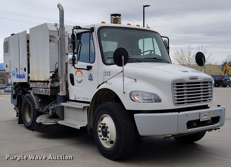 image for item EO9978 2016 Freightliner Business Class M2 street sweeper truck