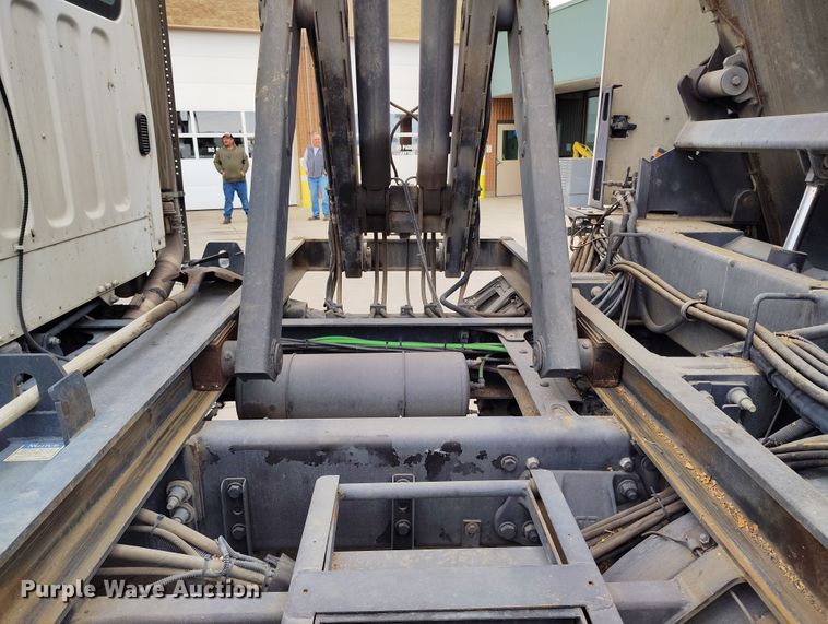 image for item EO9978 2016 Freightliner Business Class M2 street sweeper truck