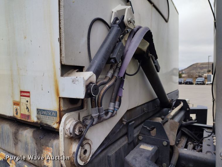 image for item EO9978 2016 Freightliner Business Class M2 street sweeper truck