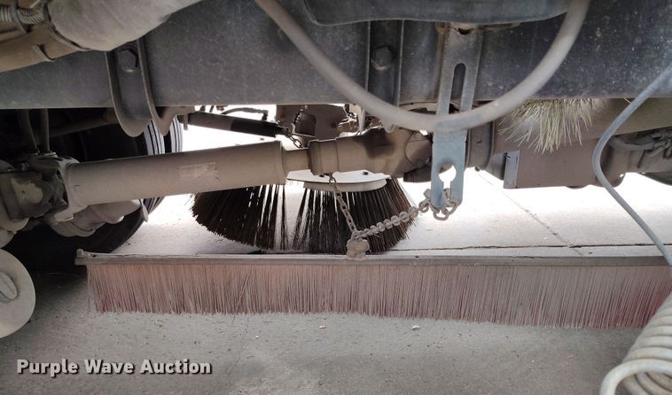 image for item EO9978 2016 Freightliner Business Class M2 street sweeper truck