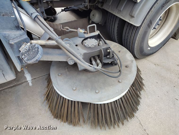 image for item EO9978 2016 Freightliner Business Class M2 street sweeper truck