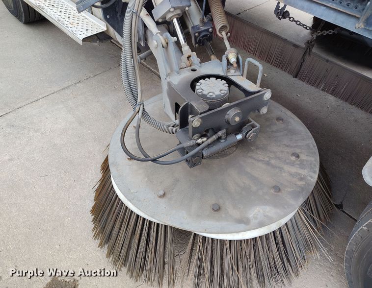 image for item EO9978 2016 Freightliner Business Class M2 street sweeper truck