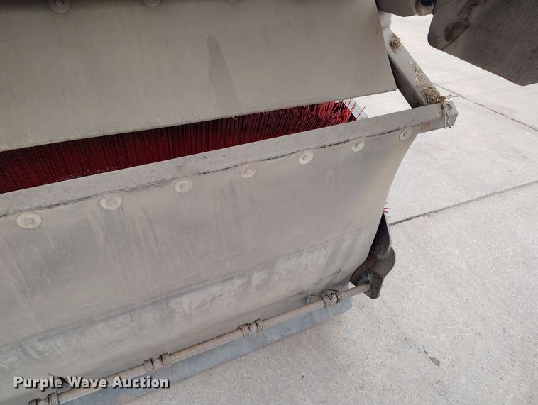 image for item EO9978 2016 Freightliner Business Class M2 street sweeper truck