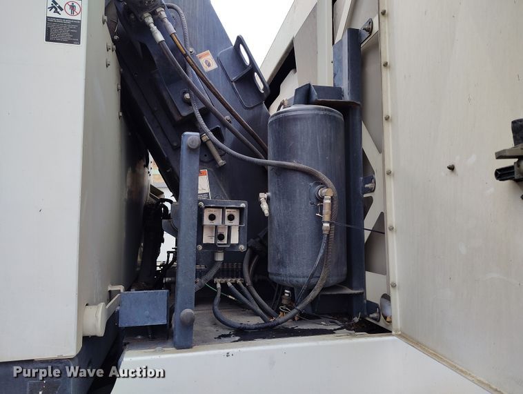 image for item EO9978 2016 Freightliner Business Class M2 street sweeper truck