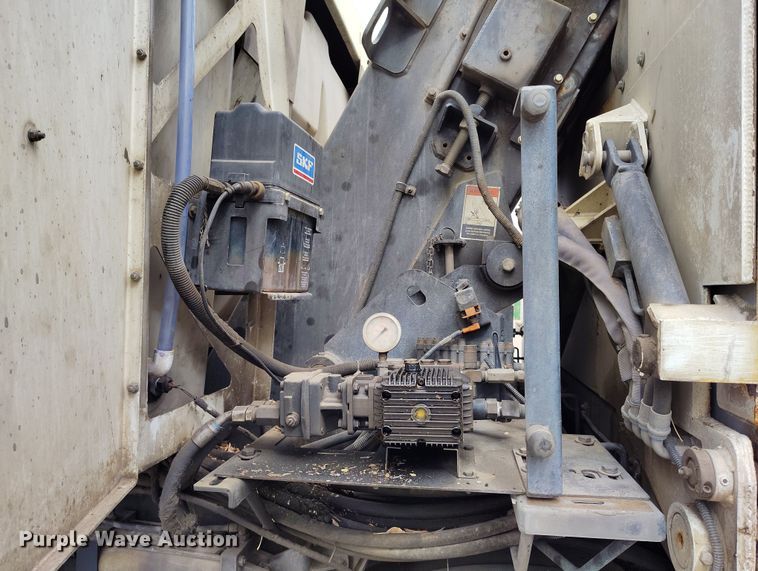 image for item EO9978 2016 Freightliner Business Class M2 street sweeper truck