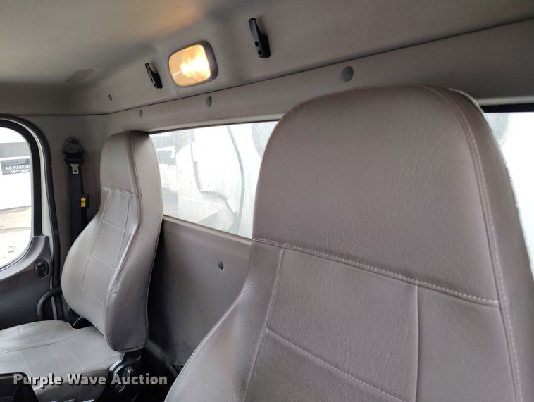 image for item EO9978 2016 Freightliner Business Class M2 street sweeper truck