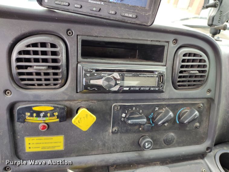 image for item EO9978 2016 Freightliner Business Class M2 street sweeper truck