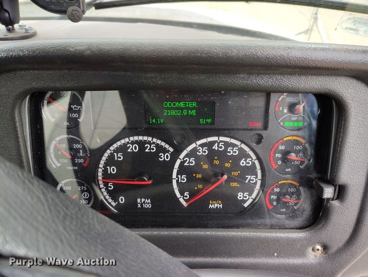 image for item EO9978 2016 Freightliner Business Class M2 street sweeper truck