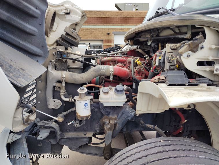 image for item EO9978 2016 Freightliner Business Class M2 street sweeper truck