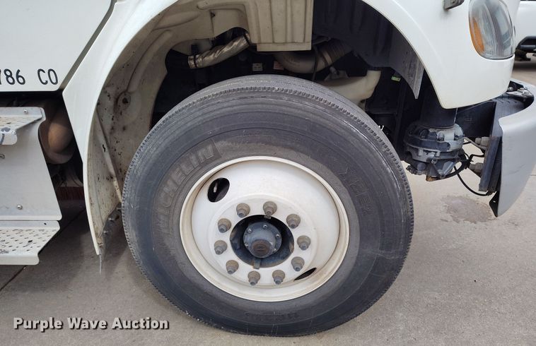 image for item EO9978 2016 Freightliner Business Class M2 street sweeper truck