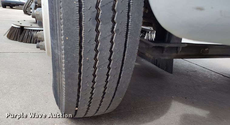 image for item EO9978 2016 Freightliner Business Class M2 street sweeper truck