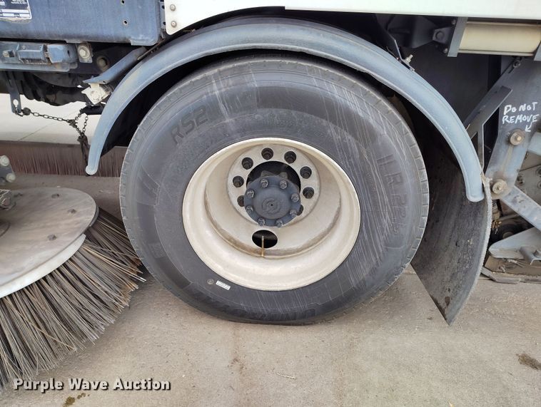 image for item EO9978 2016 Freightliner Business Class M2 street sweeper truck