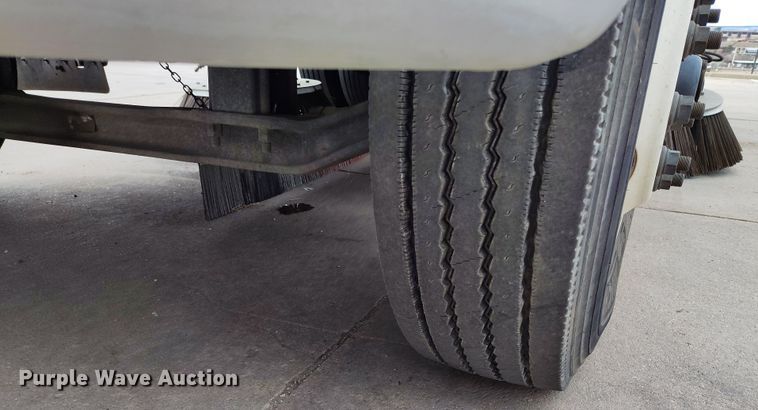 image for item EO9978 2016 Freightliner Business Class M2 street sweeper truck