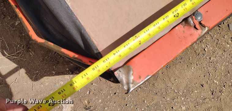 image for item EO9985 2017 Kubota DM2028 disc mower