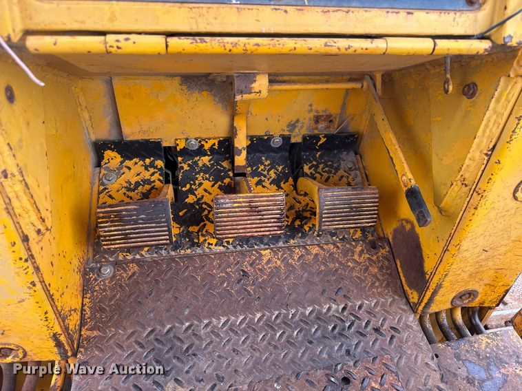 image for item EQ1251 1977 John Deere 555A track loader