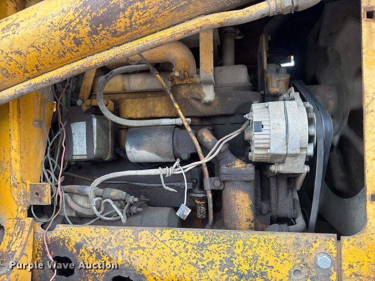 image for item EQ1251 1977 John Deere 555A track loader