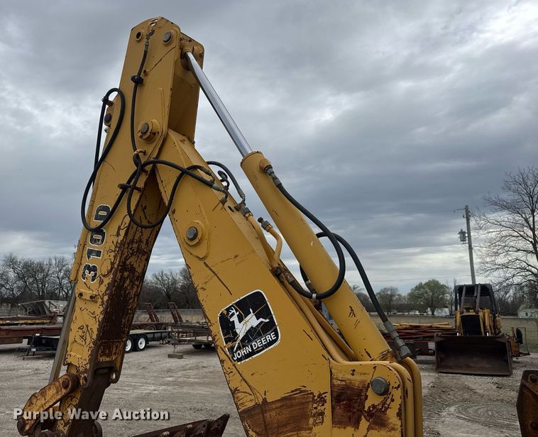 image for item EQ1252 1996 John Deere 310D backhoe