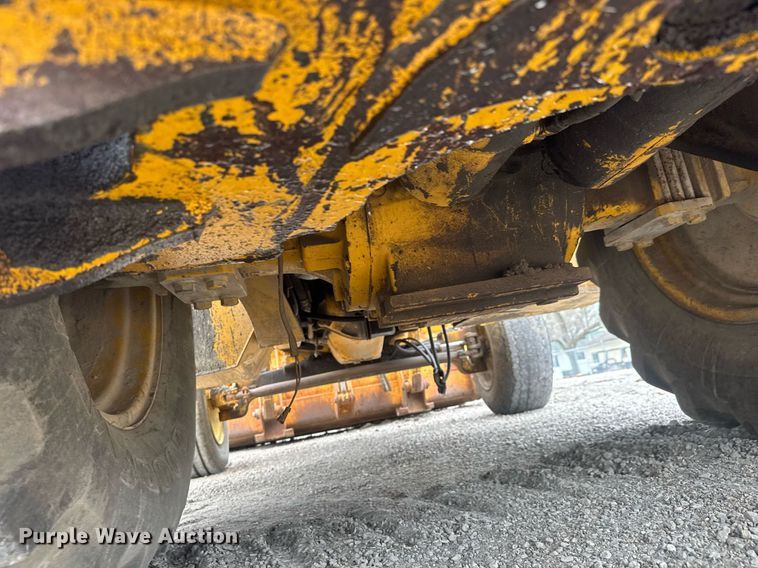 image for item EQ1252 1996 John Deere 310D backhoe