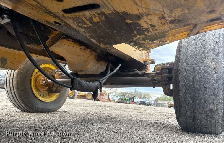 image for item EQ1252 1996 John Deere 310D backhoe