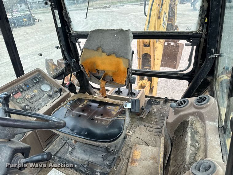 image for item EQ1252 1996 John Deere 310D backhoe