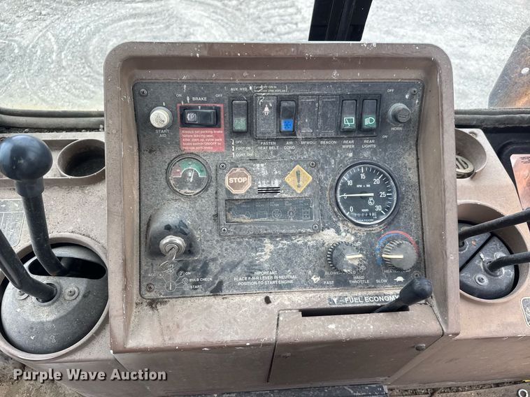 image for item EQ1252 1996 John Deere 310D backhoe