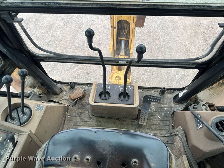 image for item EQ1252 1996 John Deere 310D backhoe