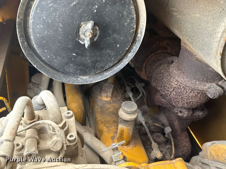 image for item EQ1252 1996 John Deere 310D backhoe