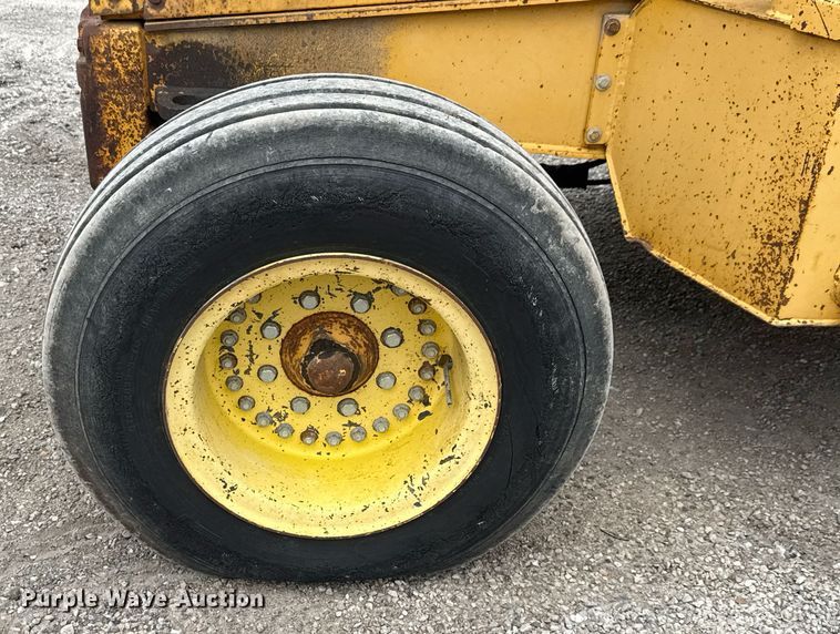 image for item EQ1252 1996 John Deere 310D backhoe