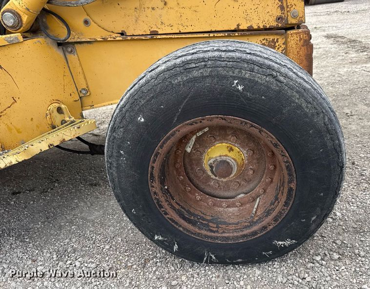 image for item EQ1252 1996 John Deere 310D backhoe