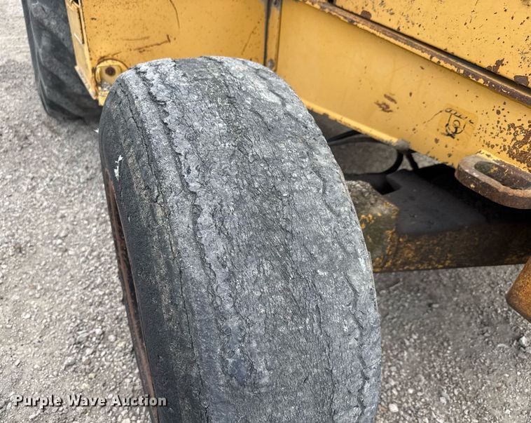 image for item EQ1252 1996 John Deere 310D backhoe