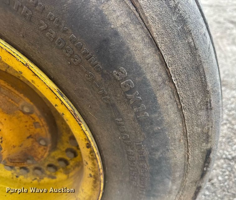 image for item EQ1252 1996 John Deere 310D backhoe