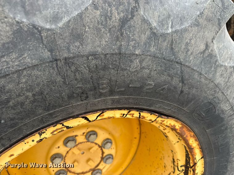 image for item EQ1252 1996 John Deere 310D backhoe