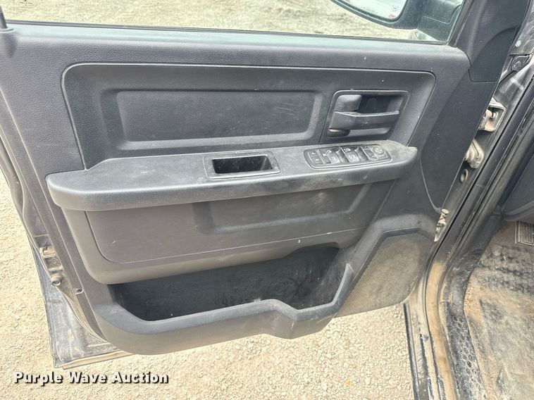 image for item EQ1253 2014 Dodge Ram 1500 Crew Cab pickup truck