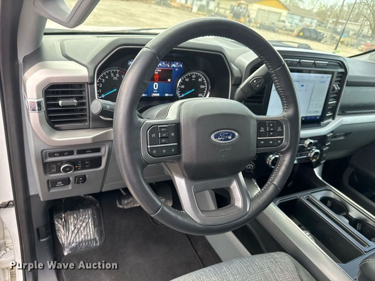 image for item EQ1255 2022 Ford F150 SuperCrew pickup truck