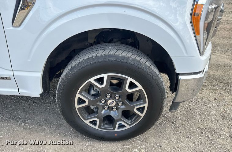 image for item EQ1255 2022 Ford F150 SuperCrew pickup truck