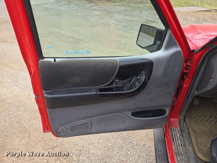 image for item EQ6898 2011 Ford  Ranger  SuperCab pickup truck