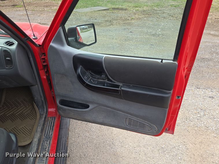 image for item EQ6898 2011 Ford  Ranger  SuperCab pickup truck