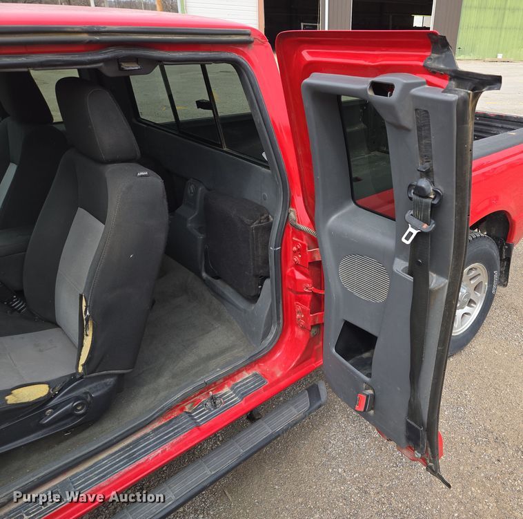 image for item EQ6898 2011 Ford  Ranger  SuperCab pickup truck